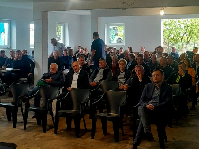 uczestnicy dni pola słychający wykładów